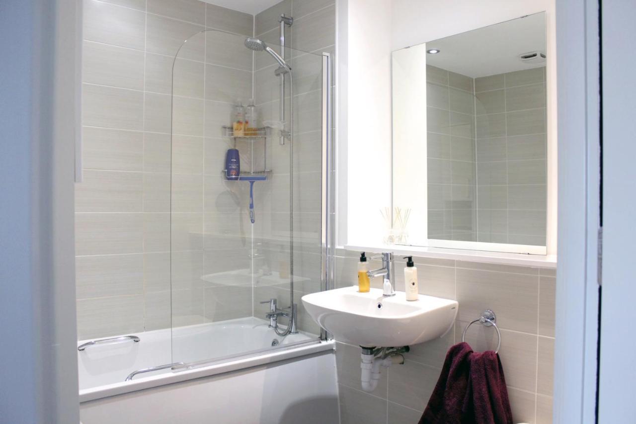 Manchester Escape - Private Room & Bathroom Near Etihad And Coop Arena - Free Secure Parking Экстерьер фото